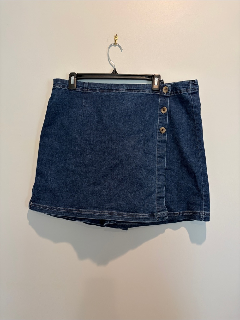 Women’s Dark Blue Denim Button-Trim Skort